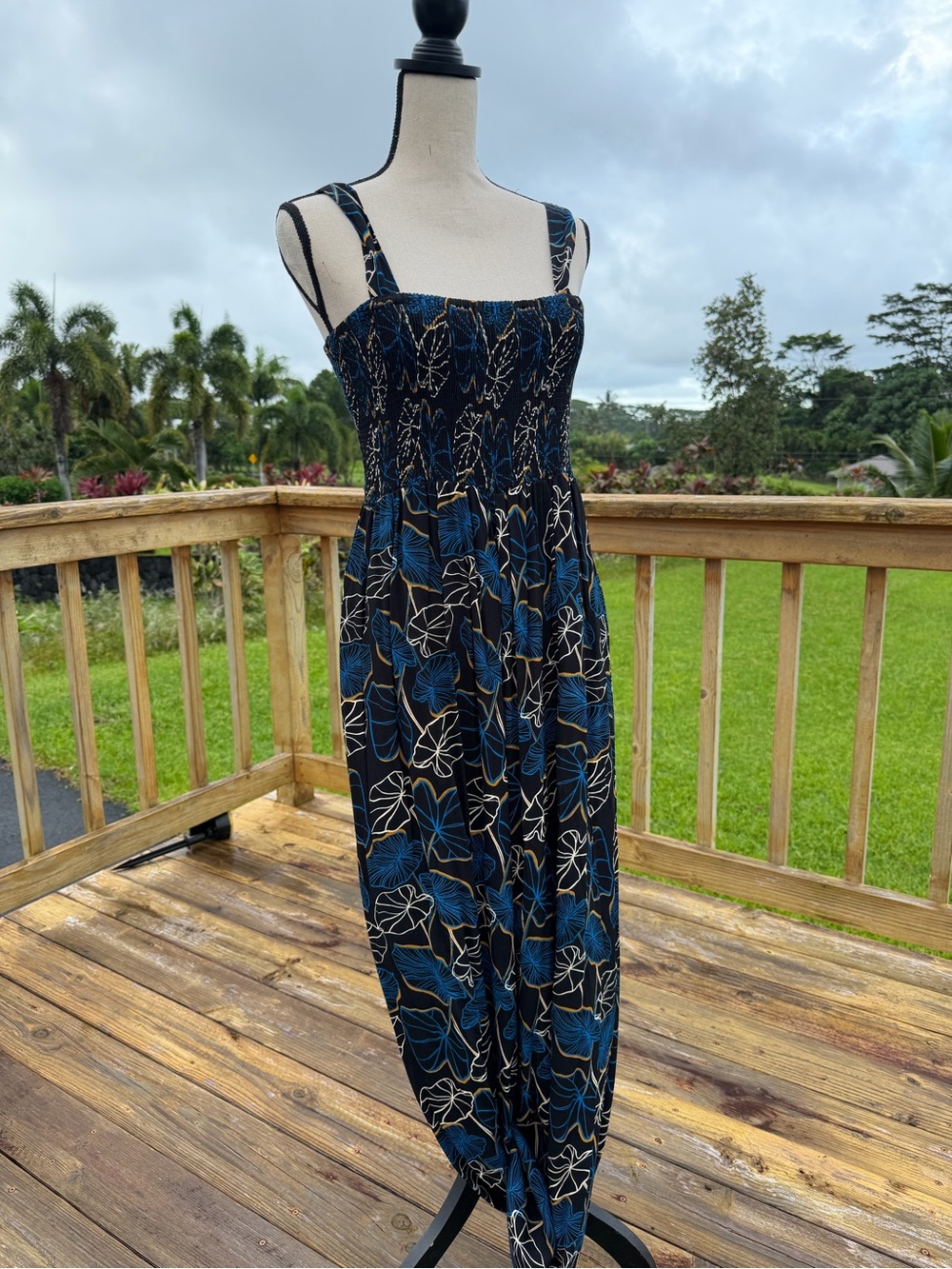 Fighting Eel Jumper Surf Jet Kalo. Size Large. Gently used once.